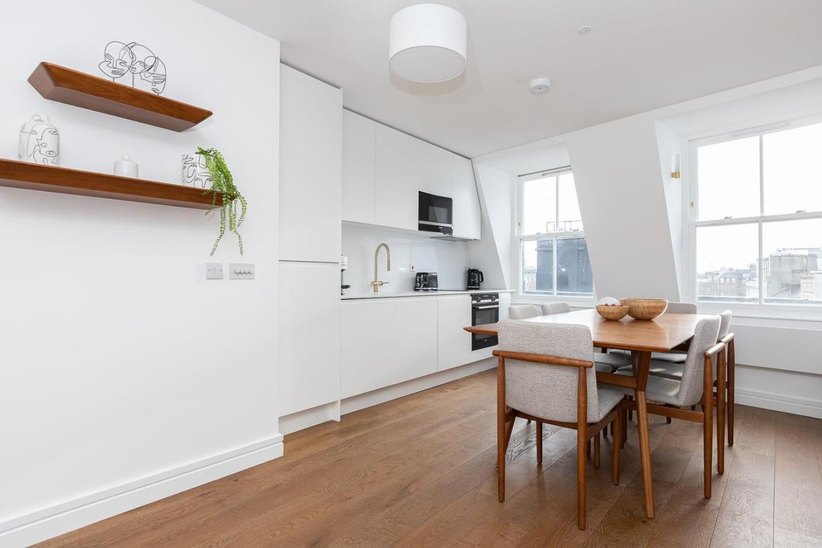 Two Luxury 2 Bedroom Duplex Holborn Apartment