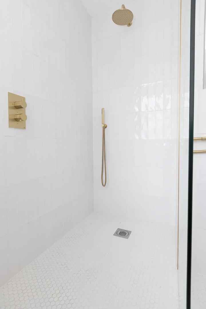 Two Luxury 2 Bedroom Duplex Holborn Apartment London