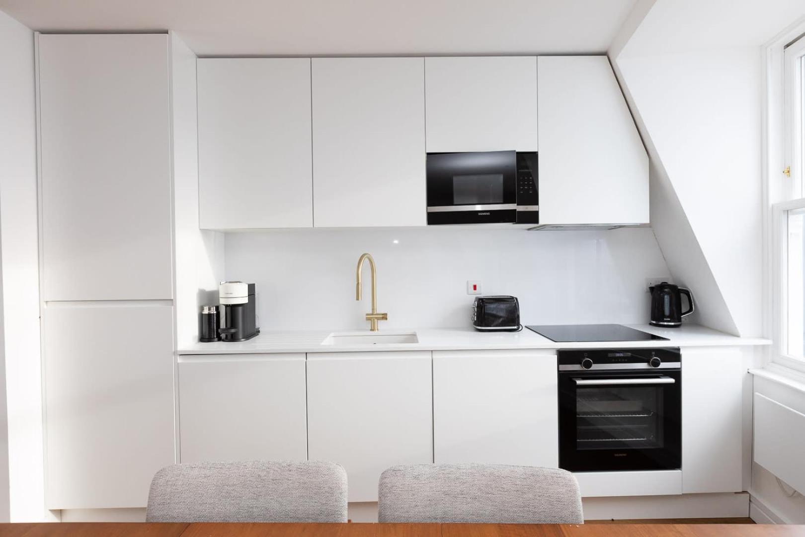Two Luxury 2 Bedroom Duplex Holborn Apartment *