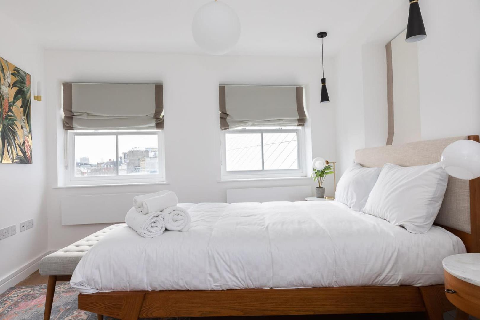 Two Luxury 2 Bedroom Duplex Holborn Apartment *